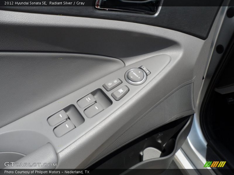 Radiant Silver / Gray 2012 Hyundai Sonata SE