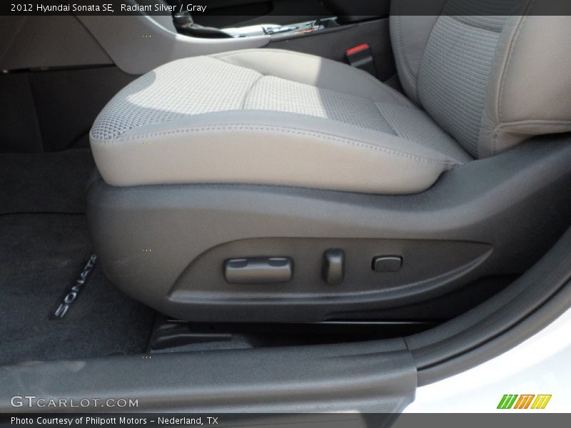 Radiant Silver / Gray 2012 Hyundai Sonata SE