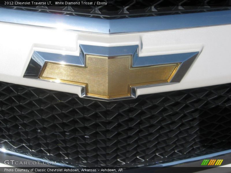 White Diamond Tricoat / Ebony 2012 Chevrolet Traverse LT