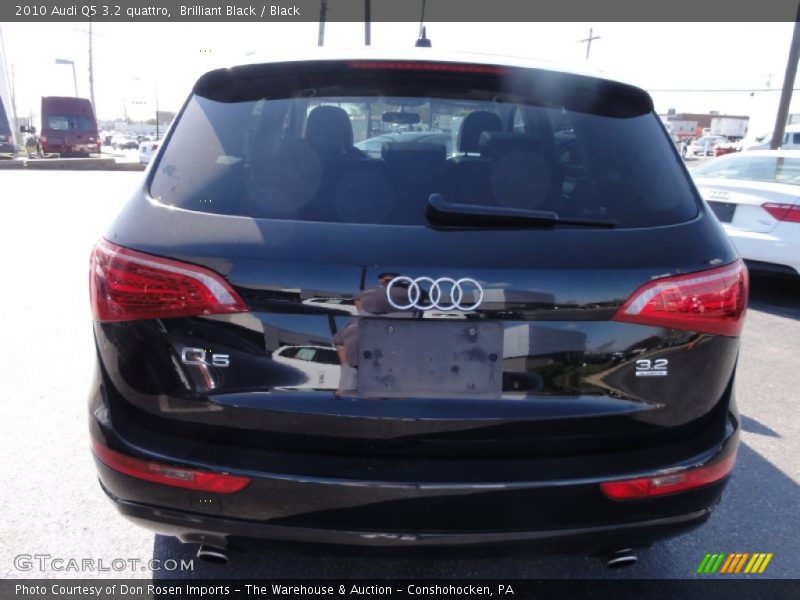 Brilliant Black / Black 2010 Audi Q5 3.2 quattro