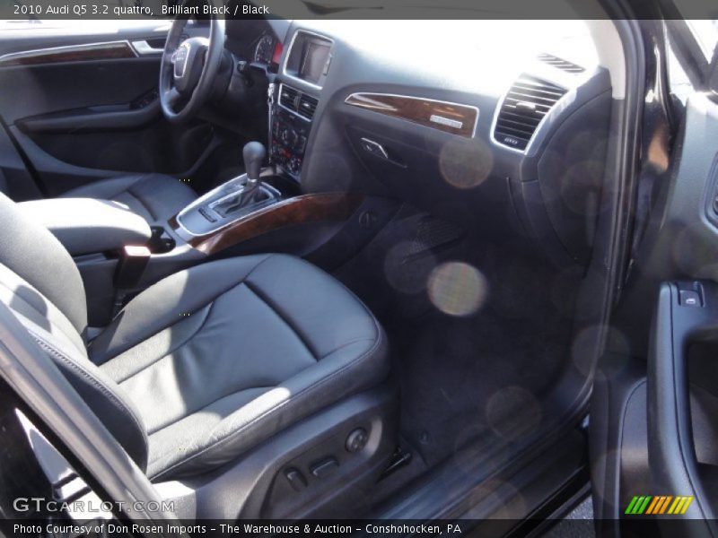 Brilliant Black / Black 2010 Audi Q5 3.2 quattro