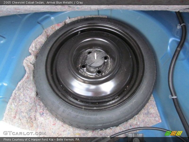 Arrival Blue Metallic / Gray 2005 Chevrolet Cobalt Sedan
