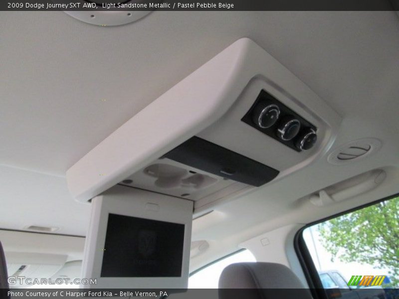 Light Sandstone Metallic / Pastel Pebble Beige 2009 Dodge Journey SXT AWD
