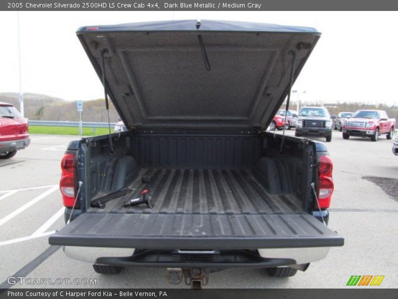 Dark Blue Metallic / Medium Gray 2005 Chevrolet Silverado 2500HD LS Crew Cab 4x4