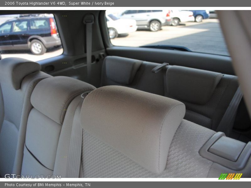 Super White / Ivory Beige 2006 Toyota Highlander V6 4WD