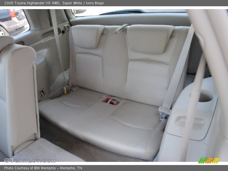 Super White / Ivory Beige 2006 Toyota Highlander V6 4WD