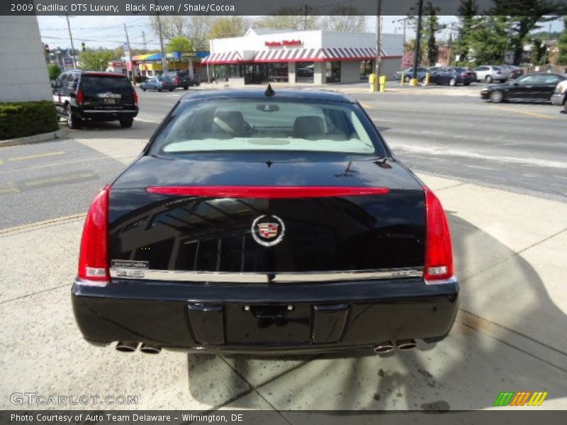 Black Raven / Shale/Cocoa 2009 Cadillac DTS Luxury