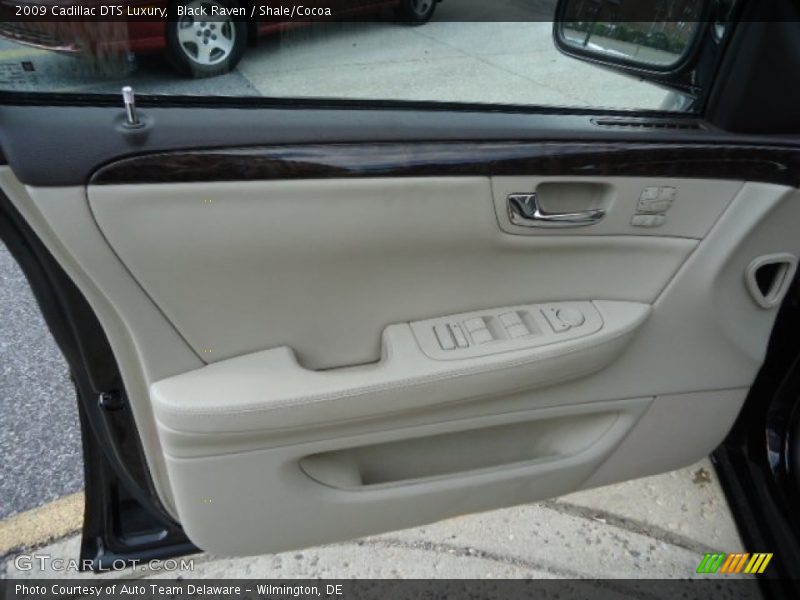 Black Raven / Shale/Cocoa 2009 Cadillac DTS Luxury