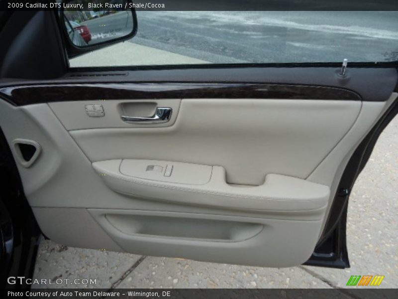 Black Raven / Shale/Cocoa 2009 Cadillac DTS Luxury