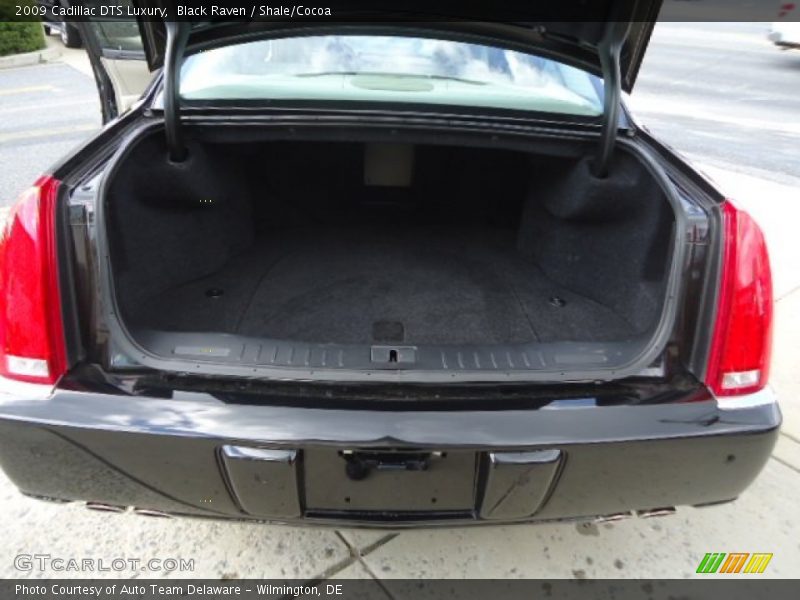Black Raven / Shale/Cocoa 2009 Cadillac DTS Luxury
