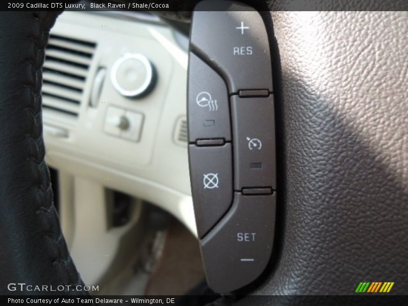 Black Raven / Shale/Cocoa 2009 Cadillac DTS Luxury