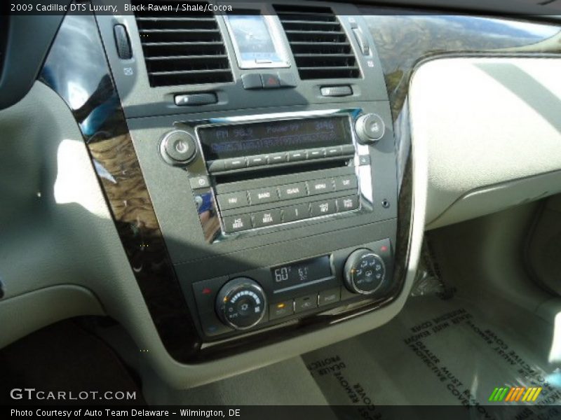 Black Raven / Shale/Cocoa 2009 Cadillac DTS Luxury