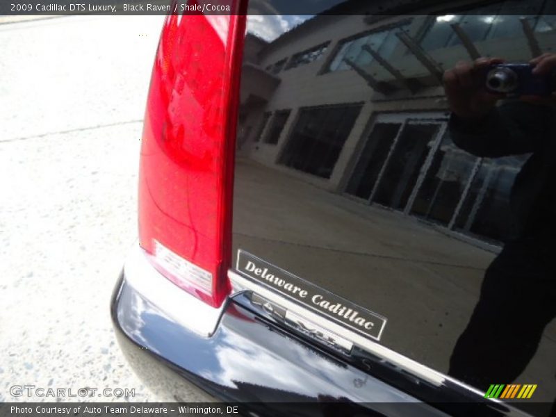 Black Raven / Shale/Cocoa 2009 Cadillac DTS Luxury