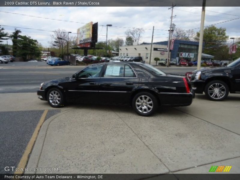 Black Raven / Shale/Cocoa 2009 Cadillac DTS Luxury