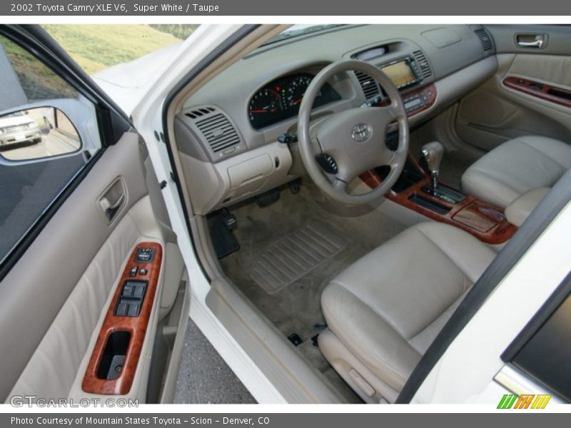 Super White / Taupe 2002 Toyota Camry XLE V6