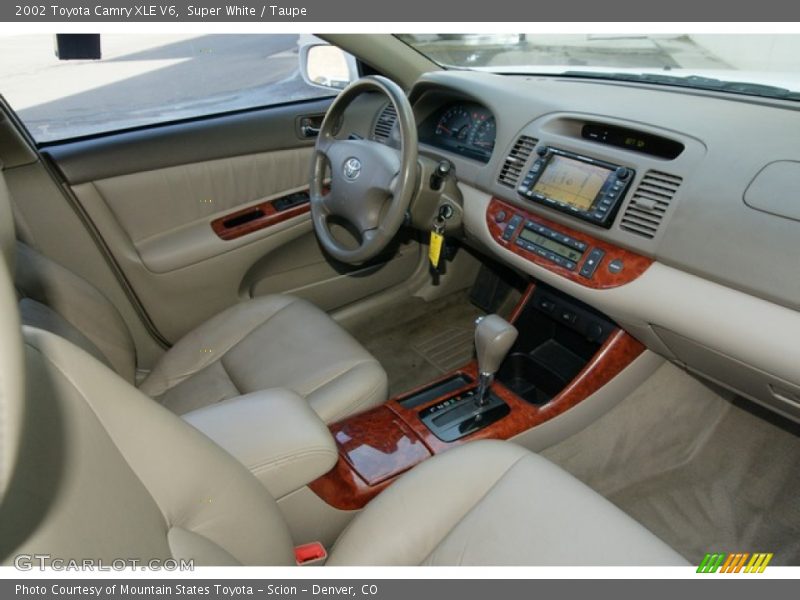 Super White / Taupe 2002 Toyota Camry XLE V6