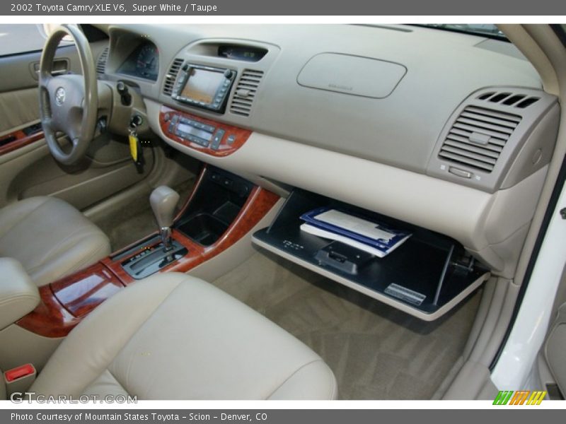 Super White / Taupe 2002 Toyota Camry XLE V6