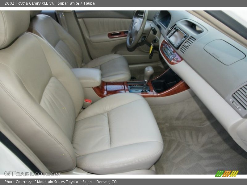 Super White / Taupe 2002 Toyota Camry XLE V6
