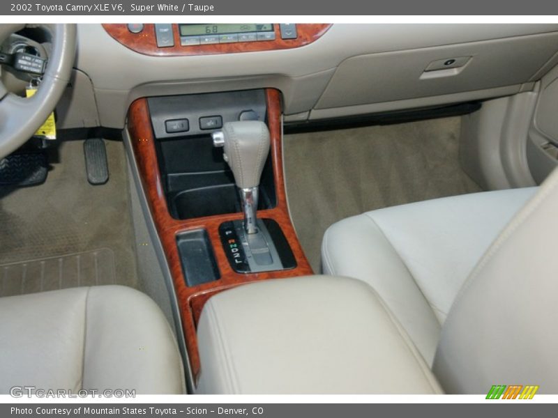 Super White / Taupe 2002 Toyota Camry XLE V6