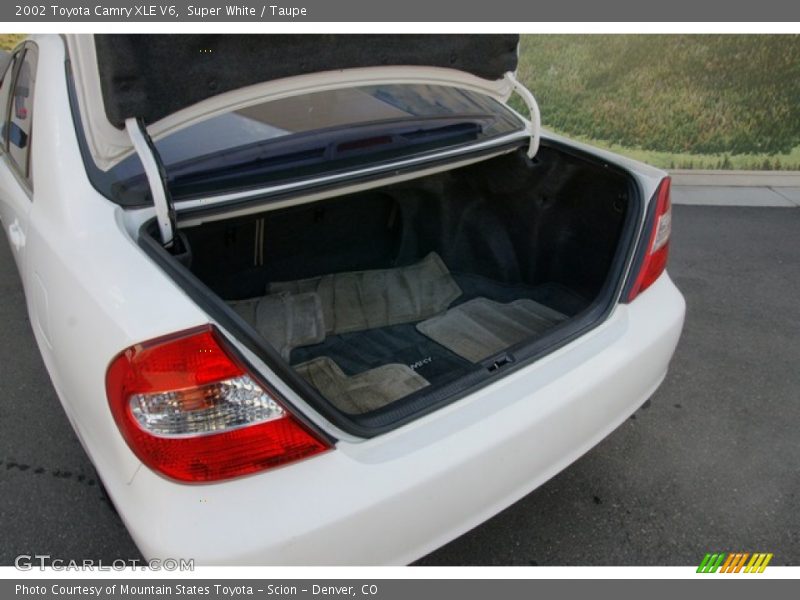 Super White / Taupe 2002 Toyota Camry XLE V6