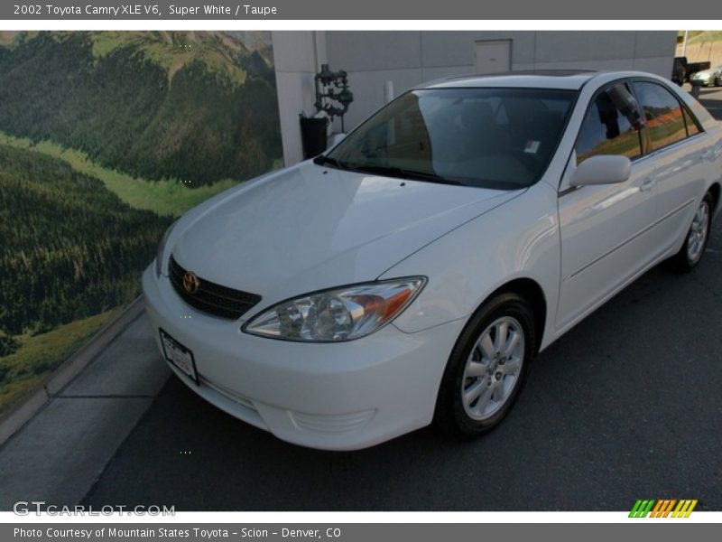 Super White / Taupe 2002 Toyota Camry XLE V6