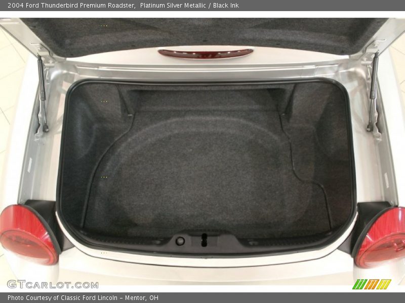  2004 Thunderbird Premium Roadster Trunk