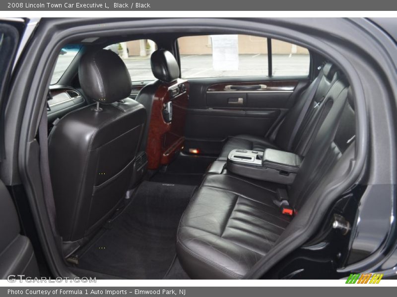 Rear Seat of 2008 Town Car Executive L