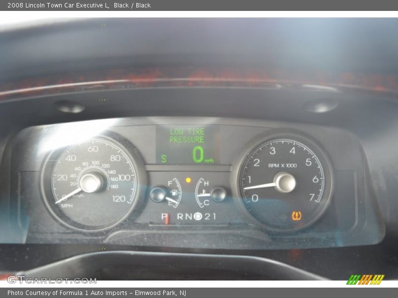 Black / Black 2008 Lincoln Town Car Executive L