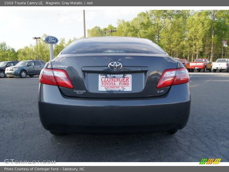 Magnetic Gray Metallic / Ash 2009 Toyota Camry LE