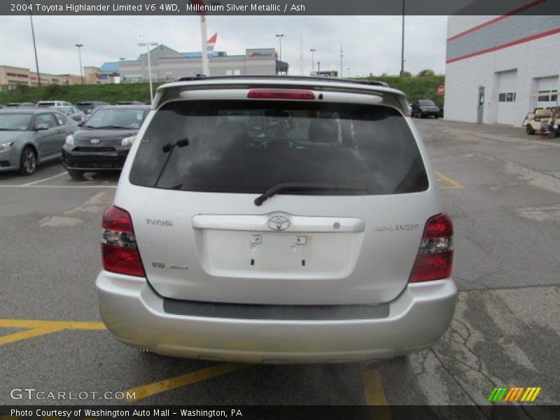 Millenium Silver Metallic / Ash 2004 Toyota Highlander Limited V6 4WD