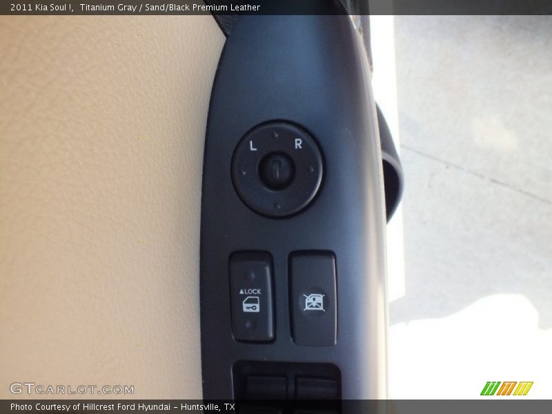 Titanium Gray / Sand/Black Premium Leather 2011 Kia Soul !