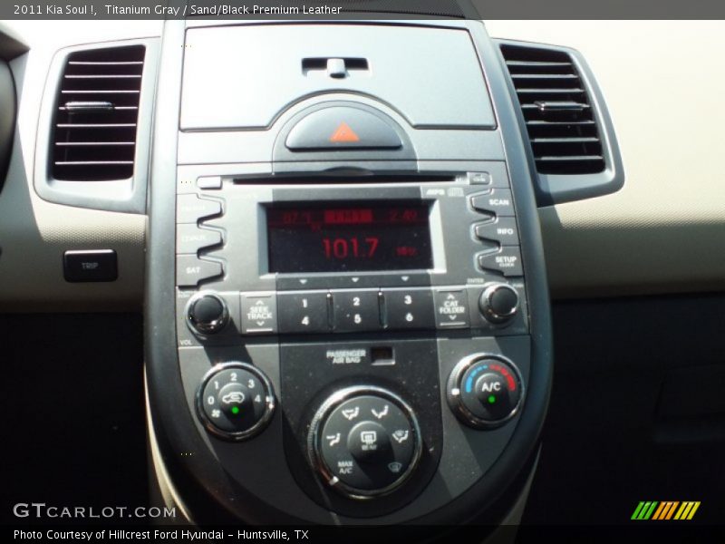Titanium Gray / Sand/Black Premium Leather 2011 Kia Soul !
