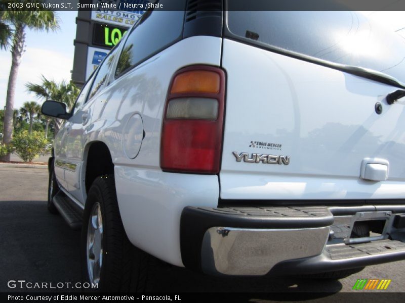 Summit White / Neutral/Shale 2003 GMC Yukon SLT