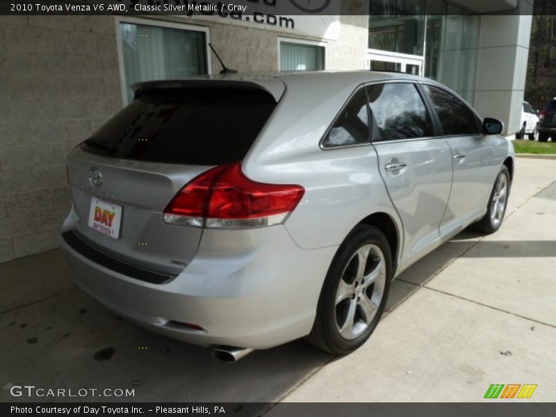 Classic Silver Metallic / Gray 2010 Toyota Venza V6 AWD