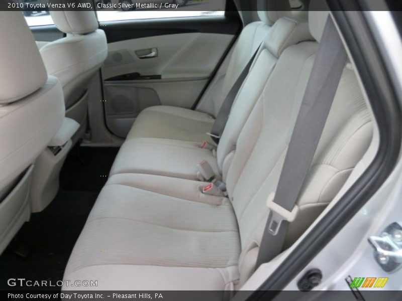Classic Silver Metallic / Gray 2010 Toyota Venza V6 AWD