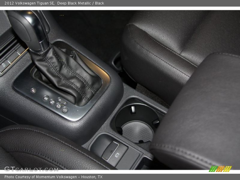 Deep Black Metallic / Black 2012 Volkswagen Tiguan SE