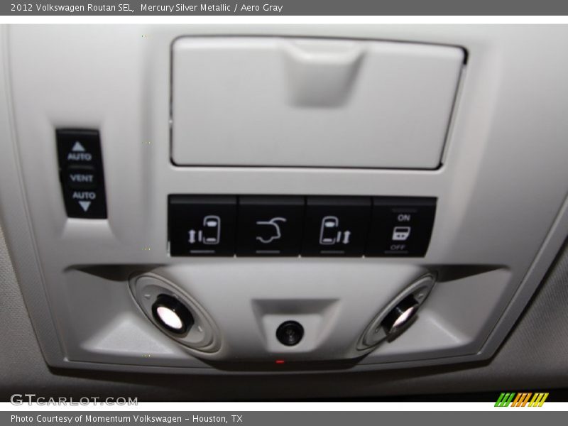 Mercury Silver Metallic / Aero Gray 2012 Volkswagen Routan SEL