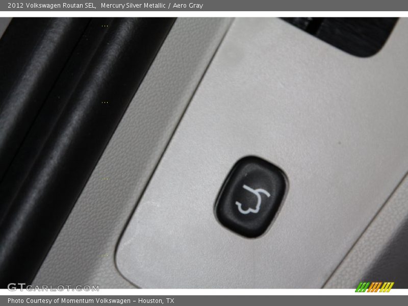 Mercury Silver Metallic / Aero Gray 2012 Volkswagen Routan SEL