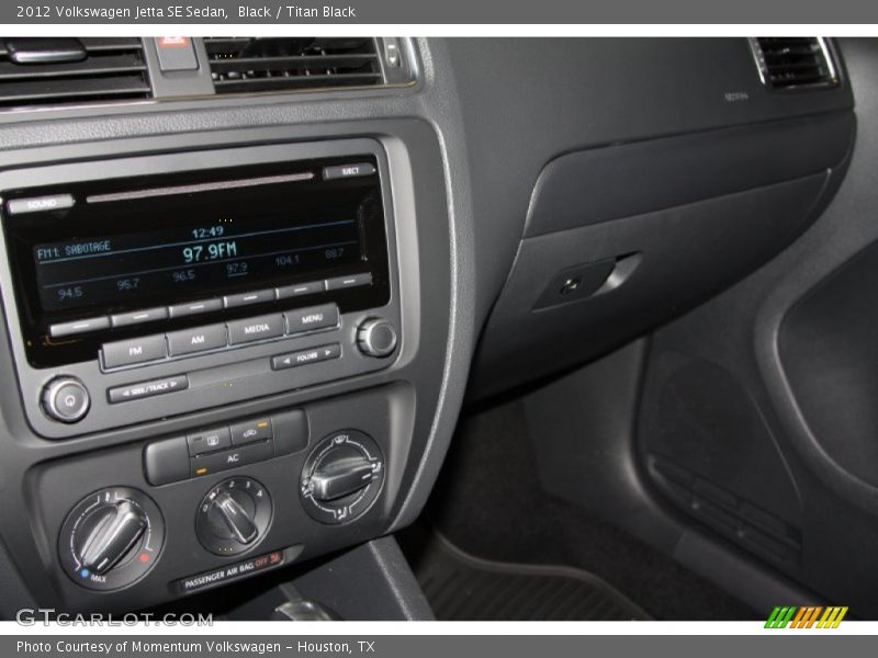 Black / Titan Black 2012 Volkswagen Jetta SE Sedan