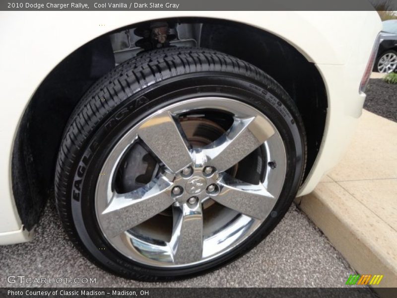 Cool Vanilla / Dark Slate Gray 2010 Dodge Charger Rallye