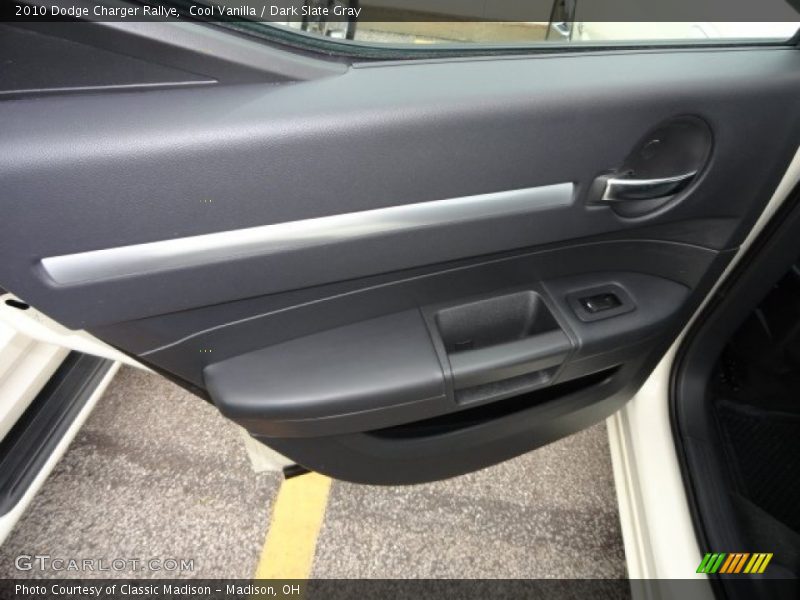 Cool Vanilla / Dark Slate Gray 2010 Dodge Charger Rallye
