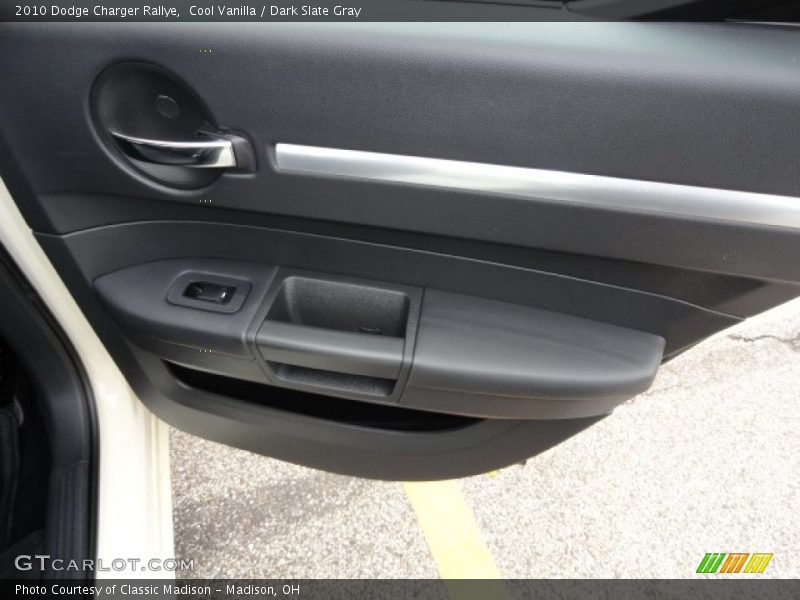 Cool Vanilla / Dark Slate Gray 2010 Dodge Charger Rallye