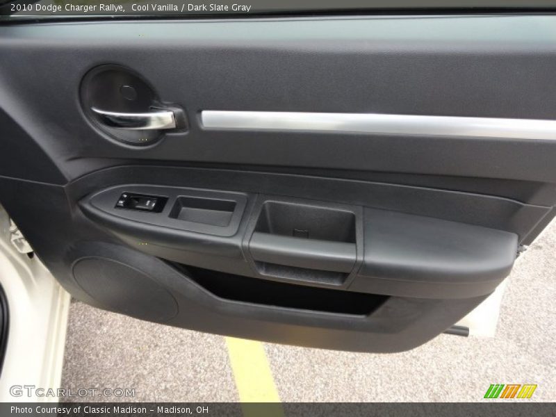 Cool Vanilla / Dark Slate Gray 2010 Dodge Charger Rallye