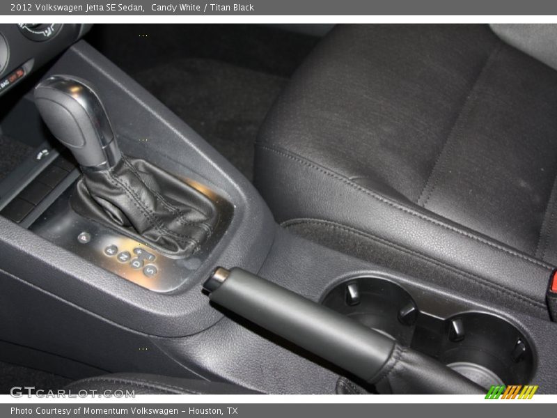 Candy White / Titan Black 2012 Volkswagen Jetta SE Sedan