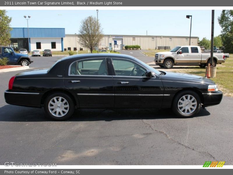 Black / Medium Light Stone 2011 Lincoln Town Car Signature Limited