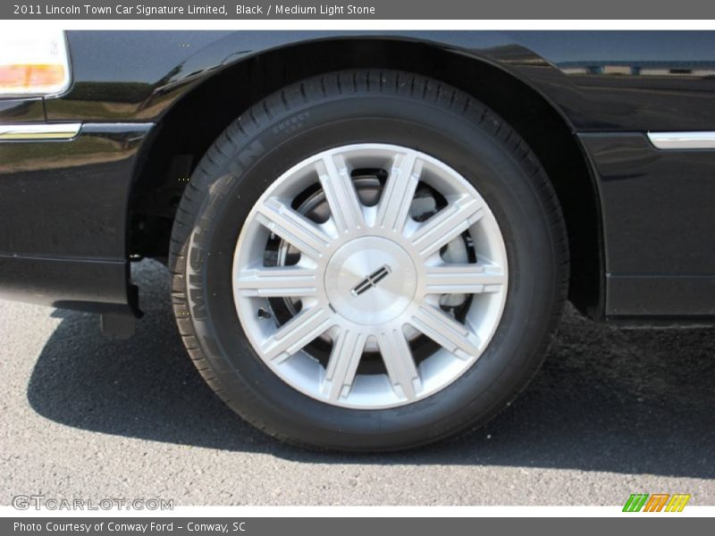 Black / Medium Light Stone 2011 Lincoln Town Car Signature Limited
