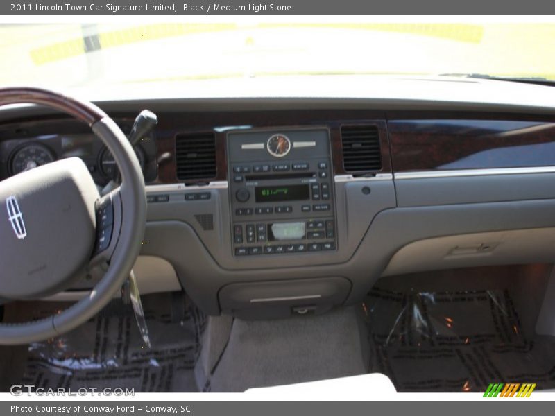 Black / Medium Light Stone 2011 Lincoln Town Car Signature Limited