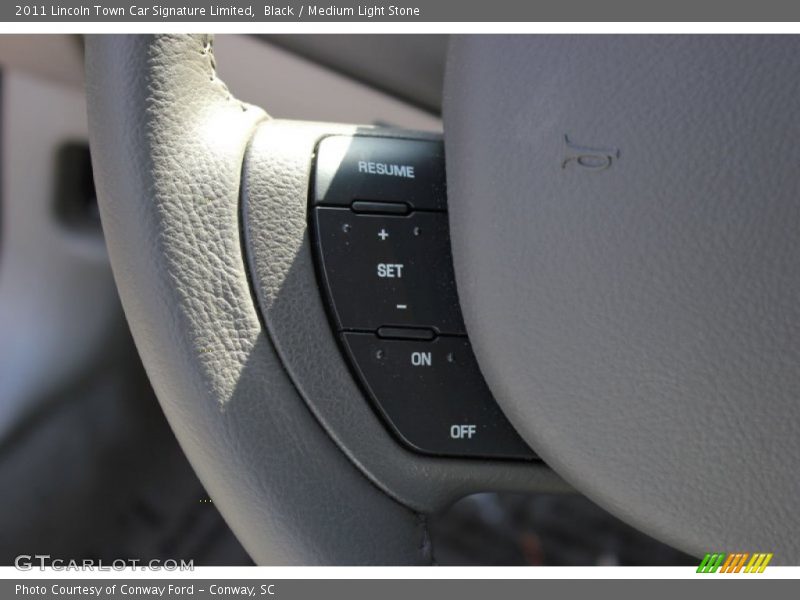 Black / Medium Light Stone 2011 Lincoln Town Car Signature Limited