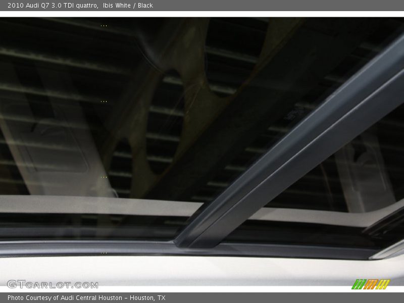 Ibis White / Black 2010 Audi Q7 3.0 TDI quattro