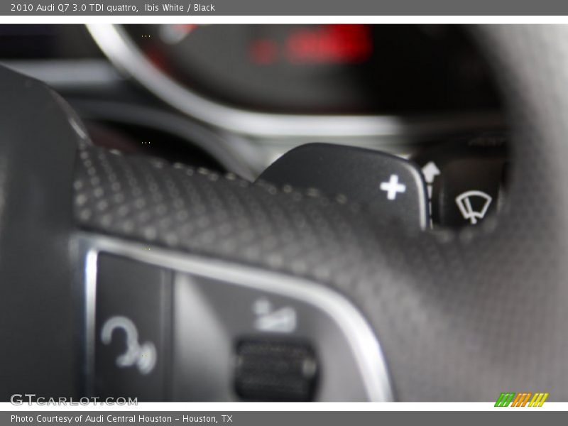 Ibis White / Black 2010 Audi Q7 3.0 TDI quattro